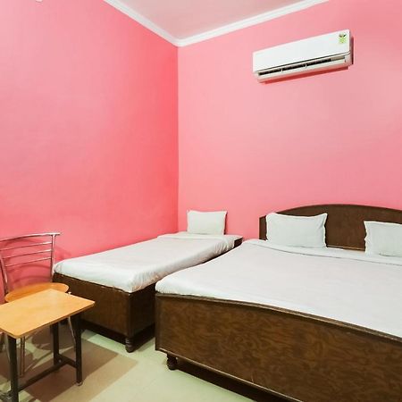 Spot On 61434 Sabri Barkat Hotel Roorkee Екстериор снимка