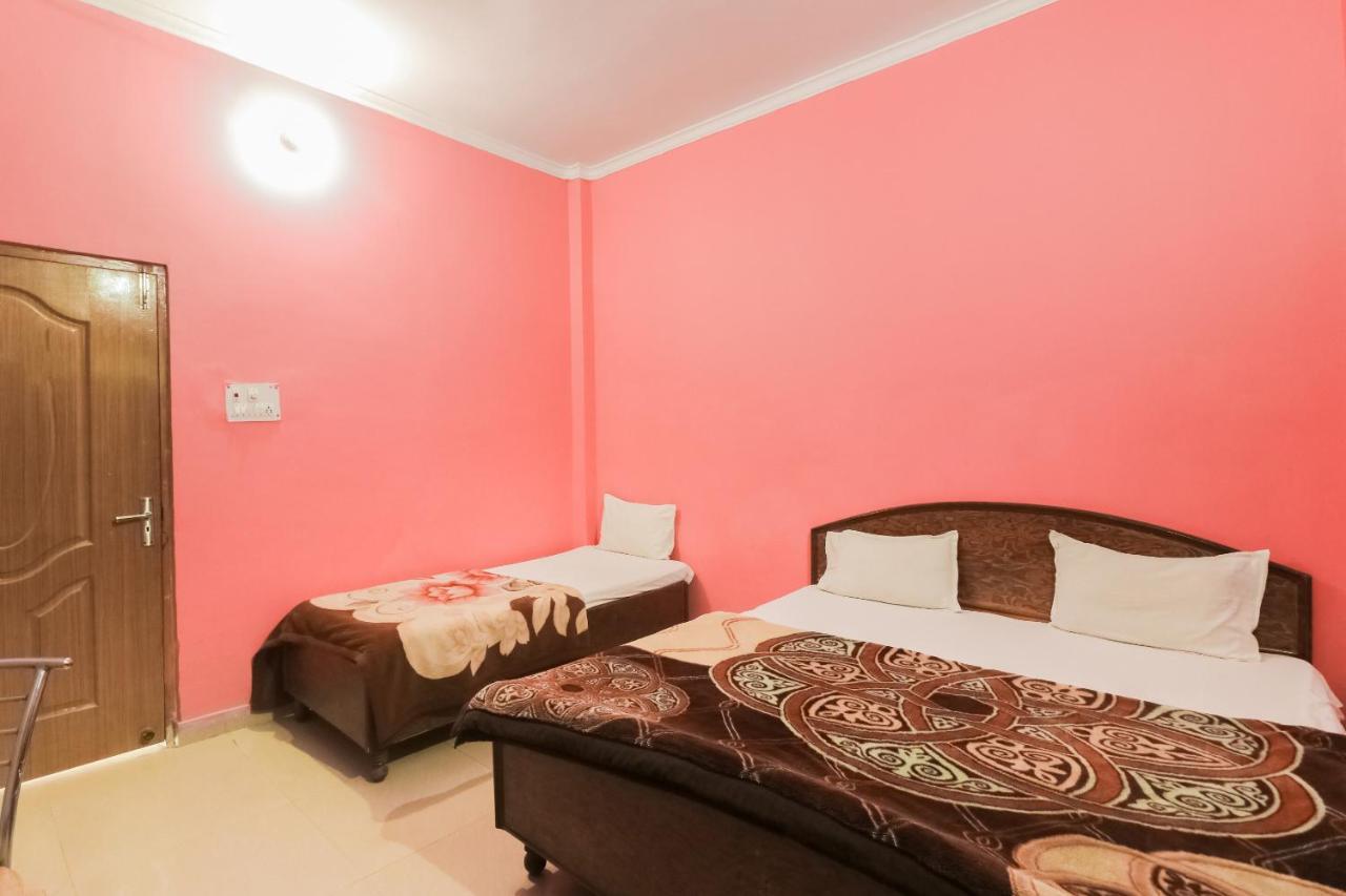 Spot On 61434 Sabri Barkat Hotel Roorkee Екстериор снимка